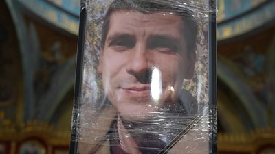 У Хмельницькому попрощалися з двома загиблими воїнами — Андрієм Семенюком та Віталієм П’ятаком У Хмельницькому попрощалися з двома загиблими воїнами — Андрієм Семенюком та Віталієм П’ятаком