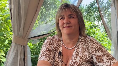 "Поставила все на дітей – і не шкодую": жителька Гнідинців, що на Чернігівщині отримала звання "Мати-героїня" "Поставила все на дітей – і не шкодую": жителька Гнідинців, що на Чернігівщині отримала звання "Мати-героїня"