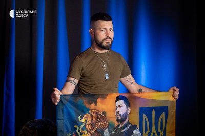 Мексиканець із позивним "Бетмен" воює за Україну: історія бійця, який знайшов тут сенс життя Мексиканець із позивним "Бетмен" воює за Україну: історія бійця, який знайшов тут сенс життя