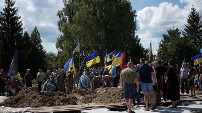 У Сумах поховали 49-річного захисника Віталія Акименка У Сумах поховали 49-річного захисника Віталія Акименка