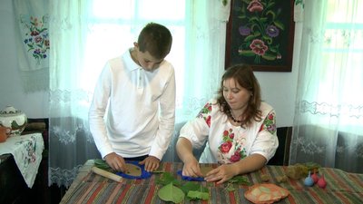 Навчають гончарської справи: сім'я з Вінниччини відроджує барську кераміку Навчають гончарської справи: сім'я з Вінниччини відроджує барську кераміку