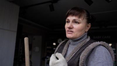 Була в епіцентрі вибуху і вижила: що розповідають очевидці про російську атаку на Чернігів Була в епіцентрі вибуху і вижила: що розповідають очевидці про російську атаку на Чернігів