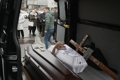 похорон матері і доньки, труни, амелія гжесько, 7-річна дівчинка, мама оксана, громадянка польщі похорон матері і доньки, труни, амелія гжесько, 7-річна дівчинка, мама оксана, громадянка польщі