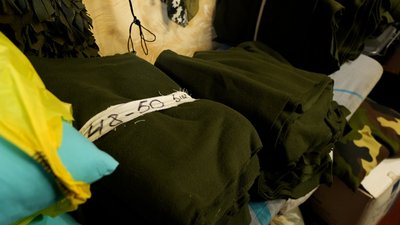 Волонтерки із США привезли допомогу для "Бабусиного батальйону" в Житомирі