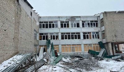 Відбудувати, щоб знову втратити: чому держава зводить школи й дороговартісні лікарні близько до фронту Відбудувати, щоб знову втратити: чому держава зводить школи й дороговартісні лікарні близько до фронту