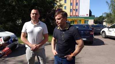 Директор лікарні №1 Володимир Мордюк та міський голова Сергій Сухомлин Директор лікарні №1 Володимир Мордюк та міський голова Сергій Сухомлин