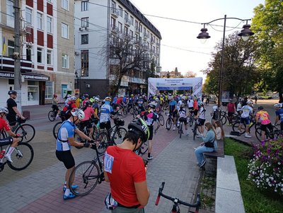 Учасники готуються до веломарафону Учасники готуються до веломарафону