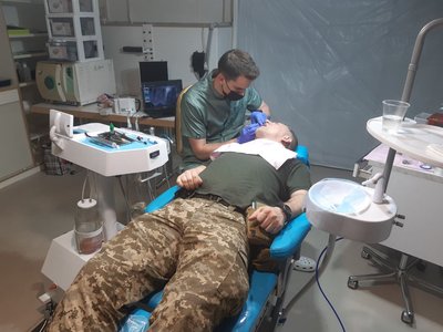 "Найважче для мене в капеланстві – не розплакатися при хлопцях" – житомирянка Олена Легенчук "Найважче для мене в капеланстві – не розплакатися при хлопцях" – житомирянка Олена Легенчук