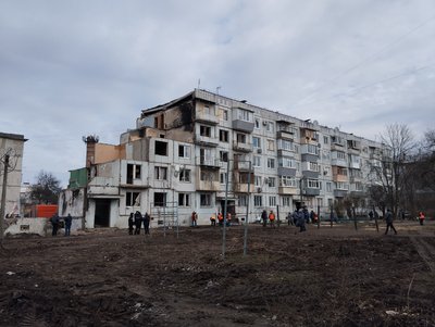 "Не можемо прийти до тями": третій день після влучання ракети по житловому будинку у Полтаві "Не можемо прийти до тями": третій день після влучання ракети по житловому будинку у Полтаві