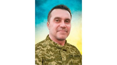 На Чернігівщині попрощалися з двома захисниками: Володимиром Маляренком та Володимиром Брагинцем На Чернігівщині попрощалися з двома захисниками: Володимиром Маляренком та Володимиром Брагинцем