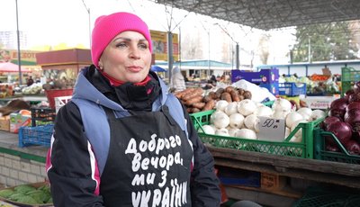 "Ціна на неї нижча за собівартість": на Хмельниччині ціна на цибулю впала удвічі