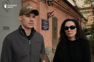 Справа про сутичку на Сонячній: 17-річного одеського студента випустили з СІЗО під заставу Справа про сутичку на Сонячній: 17-річного одеського студента випустили з СІЗО під заставу