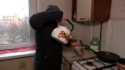 "Це знущання з нас": мешканці черкаських багатоповерхівок місяць живуть без опалення "Це знущання з нас": мешканці черкаських багатоповерхівок місяць живуть без опалення