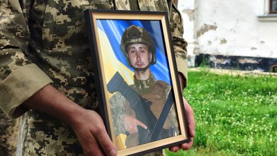 Сімох захисників провели в останню путь на Чернігівщині 18 липня Сімох захисників провели в останню путь на Чернігівщині 18 липня