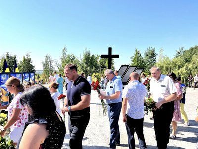 "Ціна свободи": на Черкащині відкрили Алею Слави на честь загиблих захисників "Ціна свободи": на Черкащині відкрили Алею Слави на честь загиблих захисників