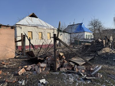 "Не складаємо руки, живемо далі": як виживають у Великій Писарівці на Сумщині "Не складаємо руки, живемо далі": як виживають у Великій Писарівці на Сумщині