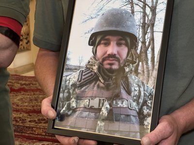 У Полтаві попрощалися із воїнами ЗСУ Антоном Шаповаловим та Євгенієм Стороженком У Полтаві попрощалися із воїнами ЗСУ Антоном Шаповаловим та Євгенієм Стороженком