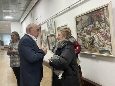 "Художник не малює для себе, він малює для глядача: відкрили виставку митця Віктора Гвоздинського у Рівному