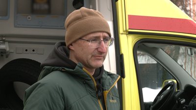 У Чернігові військовим передали "швидку" від подружжя з Бельгії У Чернігові військовим передали "швидку" від подружжя з Бельгії