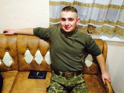 "Я молила Бога, щоб він був живий": на Вінниччині зустріли морпіха Богдана Горбатюка "Я молила Бога, щоб він був живий": на Вінниччині зустріли морпіха Богдана Горбатюка
