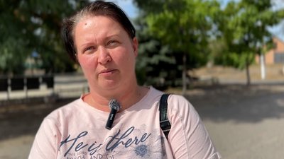 Гуманітарна допомога жителі селище Ярова поліцейські екіпажу «Білий янгол» лісові пожежі переселенка з Горлівки Донецька область 27 вересня 2024 рік Гуманітарна допомога жителі селище Ярова поліцейські екіпажу «Білий янгол» лісові пожежі переселенка з Горлівки Донецька область 27 вересня 2024 рік