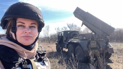 Роковини загибелі журналістки Анастасії Волкової: що відомо про ДТП та на якому етапі суд, який закрили для медіа Роковини загибелі журналістки Анастасії Волкової: що відомо про ДТП та на якому етапі суд, який закрили для медіа