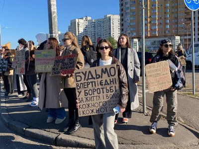 "Борись за них, як вони за нас": у Києві відбулася акція в підтримку військовополонених