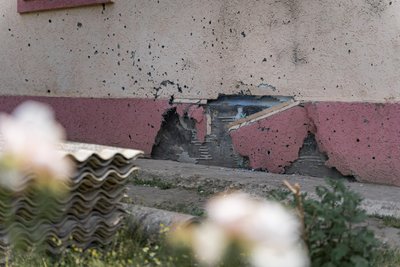 "Уламки падають на голову, а ти тікаєш, і радієш, що жива": Історія жительки звільненого Калинівського "Уламки падають на голову, а ти тікаєш, і радієш, що жива": Історія жительки звільненого Калинівського