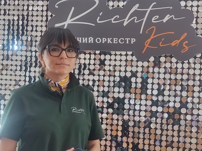 Диригента дитячого міського оркестру "Richter Kids" у Житомирі відсторонили від посади — колектив продовжить роботу Диригента дитячого міського оркестру "Richter Kids" у Житомирі відсторонили від посади — колектив продовжить роботу