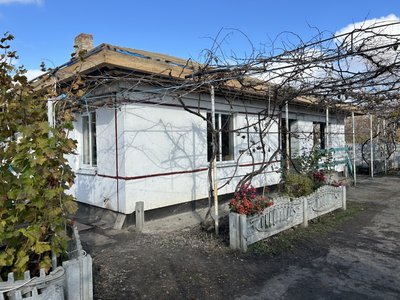 На Полтавщині встановили модульний будинок родині, чий дім згорів внаслідок удару БпЛА На Полтавщині встановили модульний будинок родині, чий дім згорів внаслідок удару БпЛА