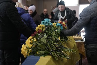 З солдатом Олександром Бондаренком попрощалися в Сумах