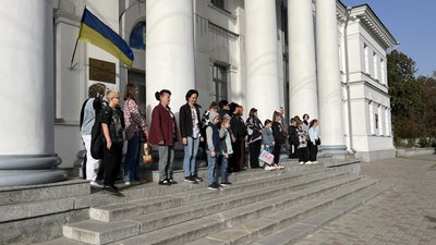 Хвилина мовчання. Школа мистецтв Хвилина мовчання. Школа мистецтв