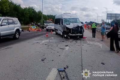 Травмувався працівник дорожньої служби внаслідок ДТП на Рівненщині Травмувався працівник дорожньої служби внаслідок ДТП на Рівненщині