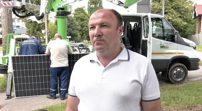 Ще один світлофор у Луцьку обладнали сонячними панелями
