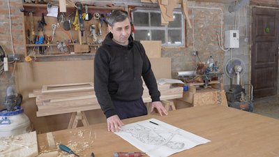 Пропонує ексклюзивність: тесля з Черкащини показав, як перетворює дерево на витвір мистецтва Пропонує ексклюзивність: тесля з Черкащини показав, як перетворює дерево на витвір мистецтва