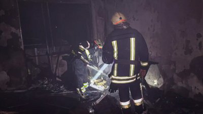 У Харкові під час гасіння пожежі у багатоповерхівці на проспекті Людвіга Свободи Шевченківського району знайшли тіло жінки