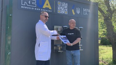 У Миколаєві медзаклади отримали дві мобільні водоочисні станції У Миколаєві медзаклади отримали дві мобільні водоочисні станції