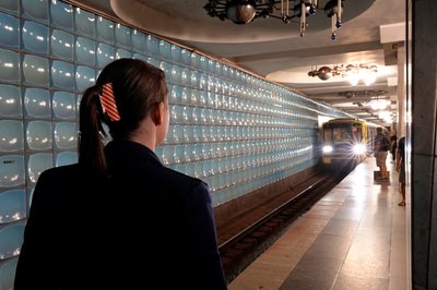 Як працює перша жінка-машиністка у метро Харкова Настя Мазуркова Як працює перша жінка-машиністка у метро Харкова Настя Мазуркова