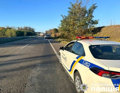 Неподалік Лубен зіткнулися кросовер і вантажівка: травмувалася водійка і дитина Неподалік Лубен зіткнулися кросовер і вантажівка: травмувалася водійка і дитина
