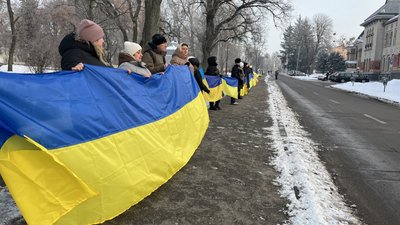 Полтавці обʼєдналися у ланцюг злуки Полтавці обʼєдналися у ланцюг злуки