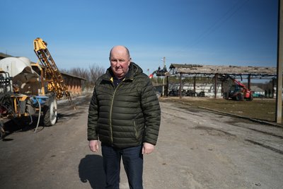 "Руки тремтять досі". Мешканці Курманів на Сумщині про наслідки обстрілу агропідприємства "Руки тремтять досі". Мешканці Курманів на Сумщині про наслідки обстрілу агропідприємства