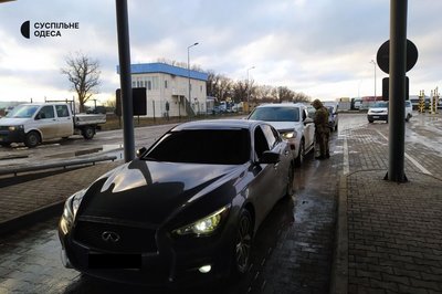 "Сподіваємося, що ненадовго їдемо": як працює переправа з Румунією на Одещині під час блекауту "Сподіваємося, що ненадовго їдемо": як працює переправа з Румунією на Одещині під час блекауту