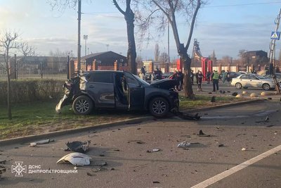 У Кривому Розі на вулиці Волонтерів сталася потрійна ДТП: є жертви У Кривому Розі на вулиці Волонтерів сталася потрійна ДТП: є жертви