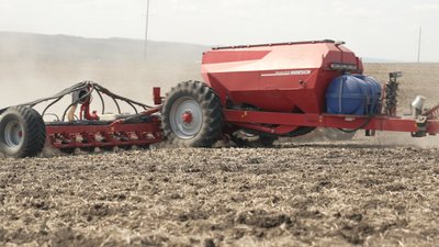 На Вінниччині планують засіяти майже 400 тисяч гектарів кукурудзою На Вінниччині планують засіяти майже 400 тисяч гектарів кукурудзою