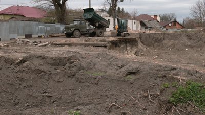 Людські рештки знайшли під час будівництва в історичній частині Острога на Рівненщині