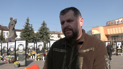 "Мріяв, що війна закінчиться": із військовим Юрієм Мельником попрощались у Рівному "Мріяв, що війна закінчиться": із військовим Юрієм Мельником попрощались у Рівному