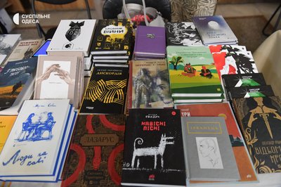 Три культурні сцени з музикантами, авторами та кіномитцями: як пройшов перший день фестивалю Виделкafest в Одесі Три культурні сцени з музикантами, авторами та кіномитцями: як пройшов перший день фестивалю Виделкafest в Одесі