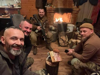капа з побратимами капа з побратимами