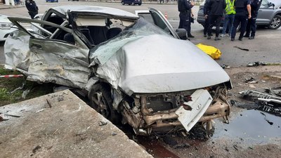 Дві людини померли, одна травмована: аварія у Кропивницькому Дві людини померли, одна травмована: аварія у Кропивницькому