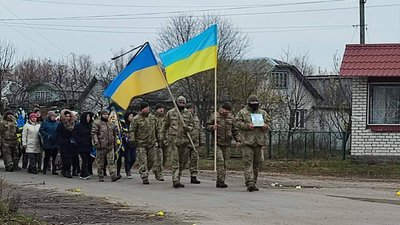 У двох громадах на Чернігівщині попрощалися із захисниками Павлом Алєксєєвим та Русланом Єфіменком У двох громадах на Чернігівщині попрощалися із захисниками Павлом Алєксєєвим та Русланом Єфіменком